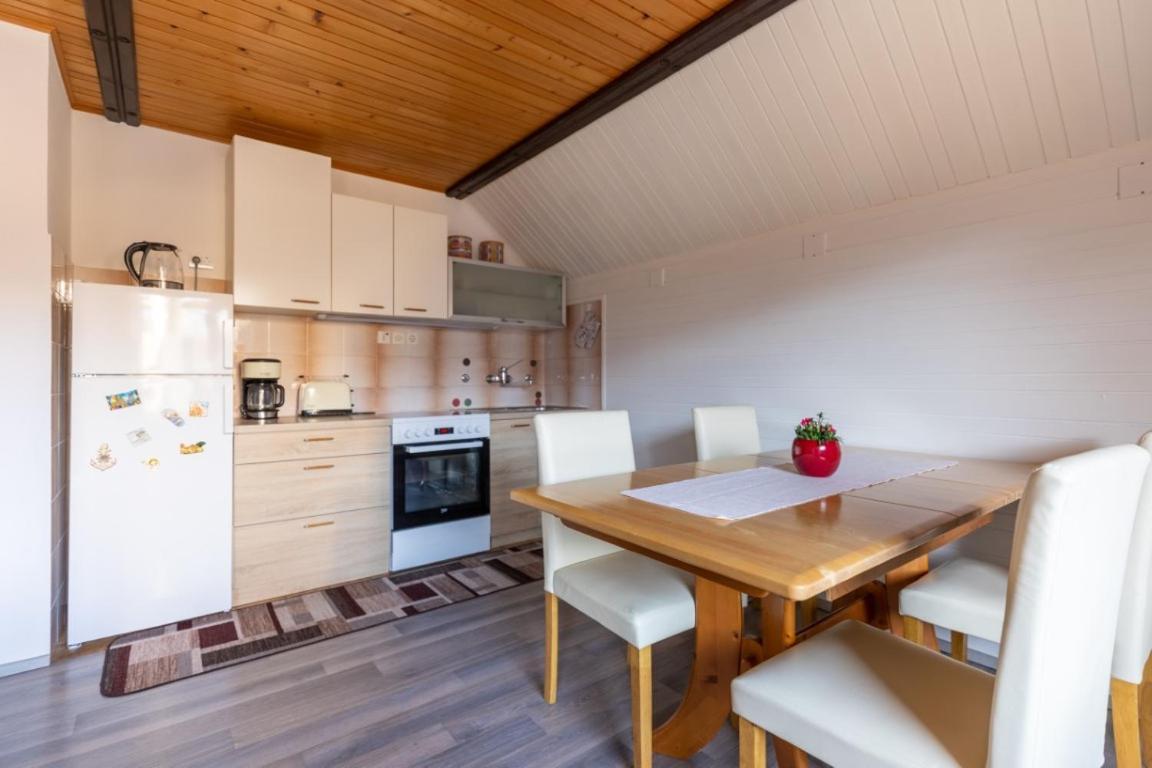 Apartment And Room Mateja Kovacic Bohinj Eksteriør billede